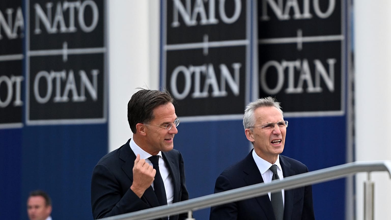 Mark Rutte (solda) ve Jens Stoltenberg 1 Ekim'de NATO karargahına geliyor