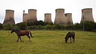 İngiltere'nin Nottingham kentindeki Ratcliffe-on-Soar elektrik santralinin görünümü.