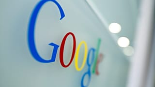 En esta foto de archivo del martes 23 de marzo de 2010, se ve el logotipo de Google en la sede de Google en Bruselas.