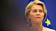 Ursula von der Leyen a promu la stratégie du "de-risking" en réponse aux pratiques commerciales déloyales de la Chine.