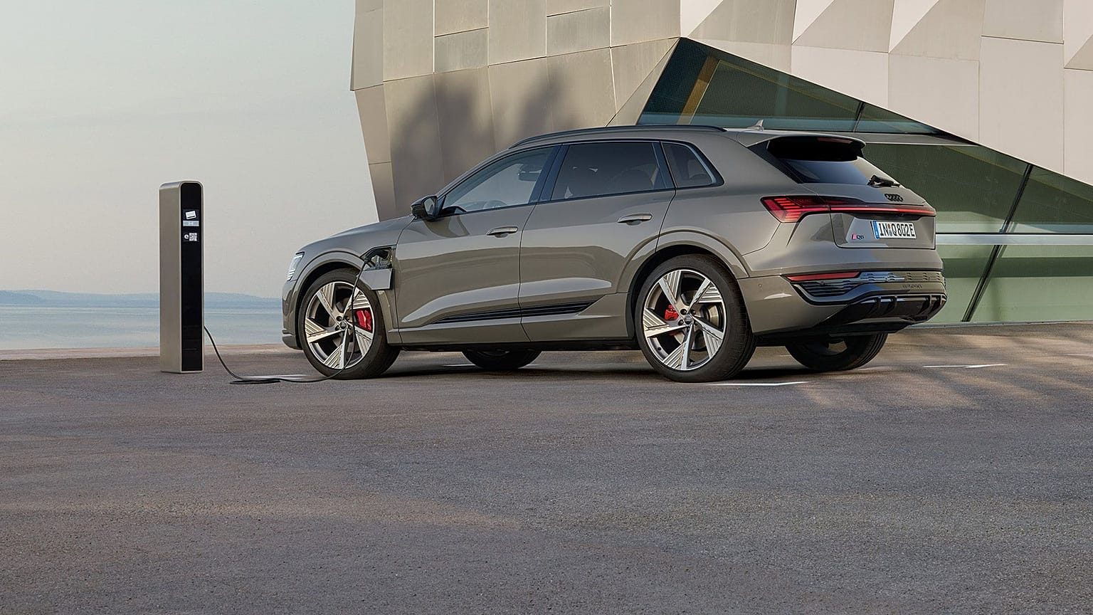 Le SUV Q8 e-tron coûte environ 8à mille euros en Belgique