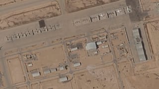 Planet Labs PBC tarafından çekilen bu uydu görüntüsü, İsrail'in Nevatim Hava Üssü'ndeki hasarlı bir hangarı gösteriyor, 2 Ekim 2024.