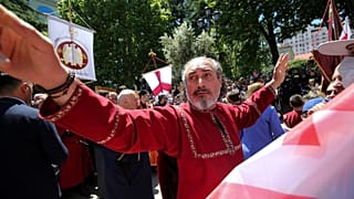 Gürcistan Ortodoks Kilisesi'nden bir din adamı Tiflis'te düzenlenen Aile Saflığı Günü kutlamalarında, 7 Ocak 2020