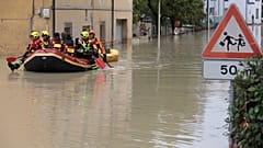 Equipas de salvamento em Sícilia