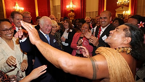 Au lieu du discours du roi... la danse ! 