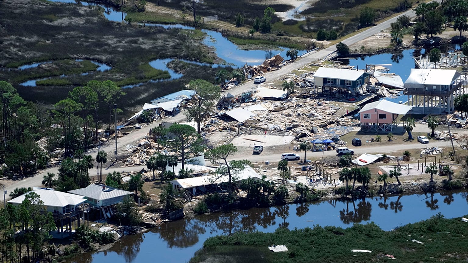 ABD Başkanı Biden'ın Florida, Perry yakınlarında Helene Kasırgası'ndan etkilenen bölgelerin etrafında Marine One ile uçarken gördüğü hava fotoğrafı, 3 Ekim 2024.