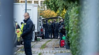 A polícia investiga duas explosões perto da embaixada israelita em Copenhaga, 2 de outubro de 2024