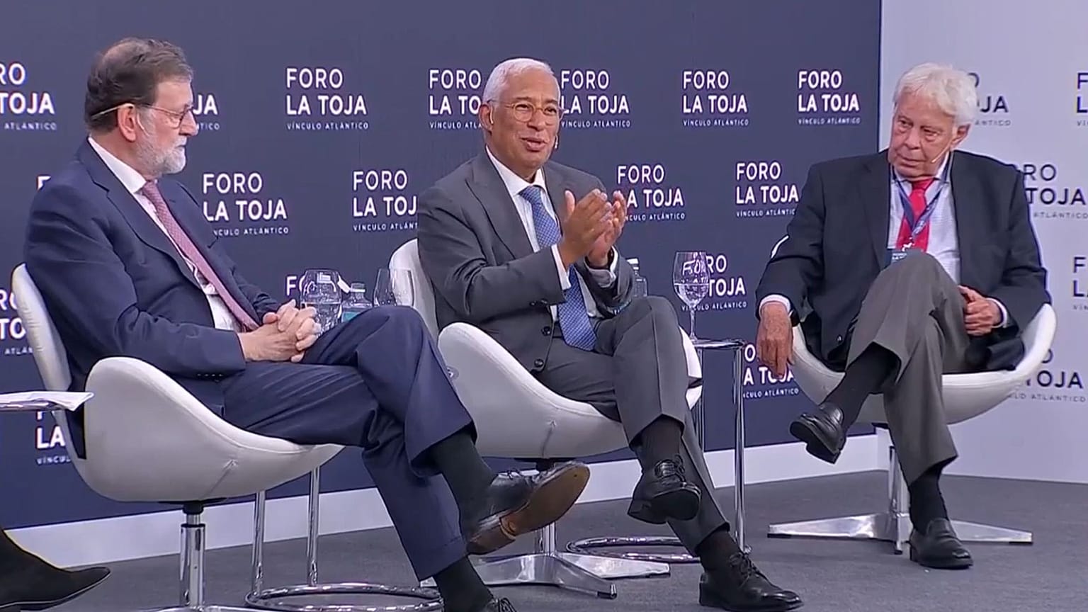 Mariano Rajoy, António Costa y Felipe González en La Toja.