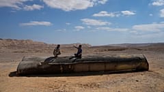Los restos de uno de los misiles disparados por Irán contra territorio israelí