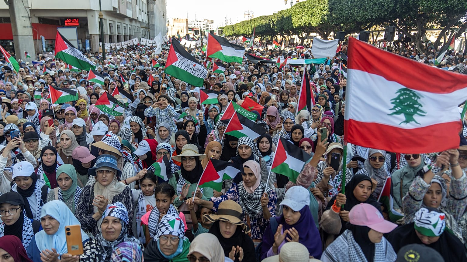 مسيرة تضامنية ضخمة مع غزة ولبنان في الذكرى الأولى لطوفان الأقصى 06/10/2024