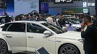 Η ΕΕ επέβαλε νέους δασμούς στα κινεζικά EVs