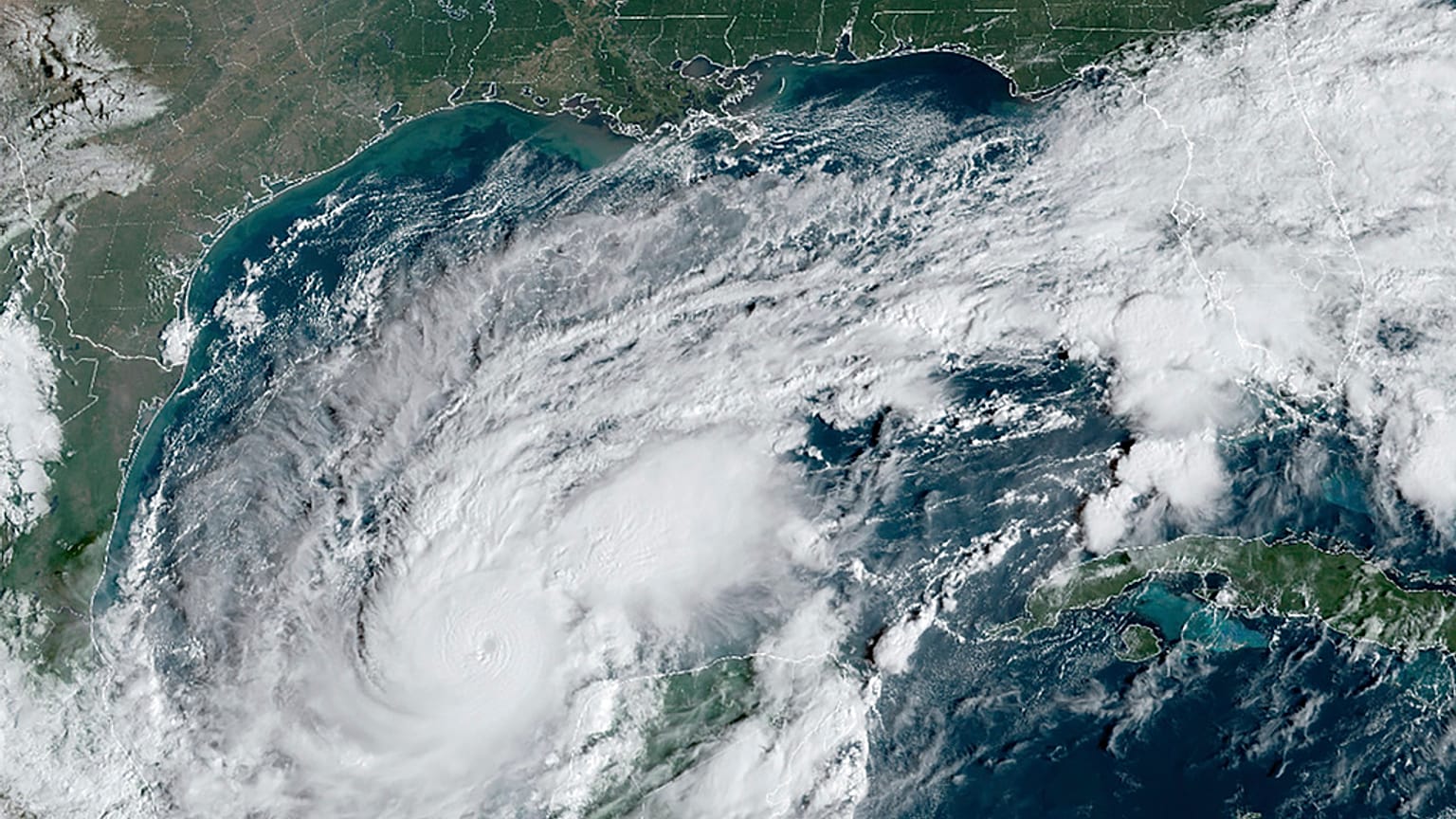 Cette image satellite fournie par la National Oceanic and Atmospheric Administration le7 octobre 2024 montre l'ouragan Milton.