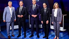 Werner Kogler, a Zöld Párt vezetője, Andreas Babler, az SPÖ elnöke, Karl Nehammer kancellár és és Herbert Kickl, az FPÖ elnöke Bécsben, szeptember 26-án
