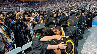 طلاب جامعة كاليفورنيا في لوس أنجلوس