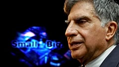 Ratan Tata a Tata Ace dízel kisteherautó bemutatójára érkezik Bangalorban 2005. május 6-án