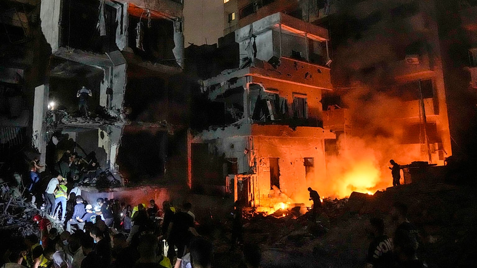 Bâtiments détruits par une frappe aérienne israélienne dans le centre de Beyrouth, au Liban, le jeudi 10 octobre 2024.