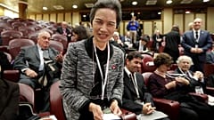 La secrétaire générale adjointe de Nihon Hidankyo et survivante de la bombe atomique Masako Wada arrive à une conférence sur le désarmement nucléaire, au Vatican, 10.11.2017