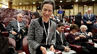 La secrétaire générale adjointe de Nihon Hidankyo et survivante de la bombe atomique Masako Wada arrive à une conférence sur le désarmement nucléaire, au Vatican, 10.11.2017