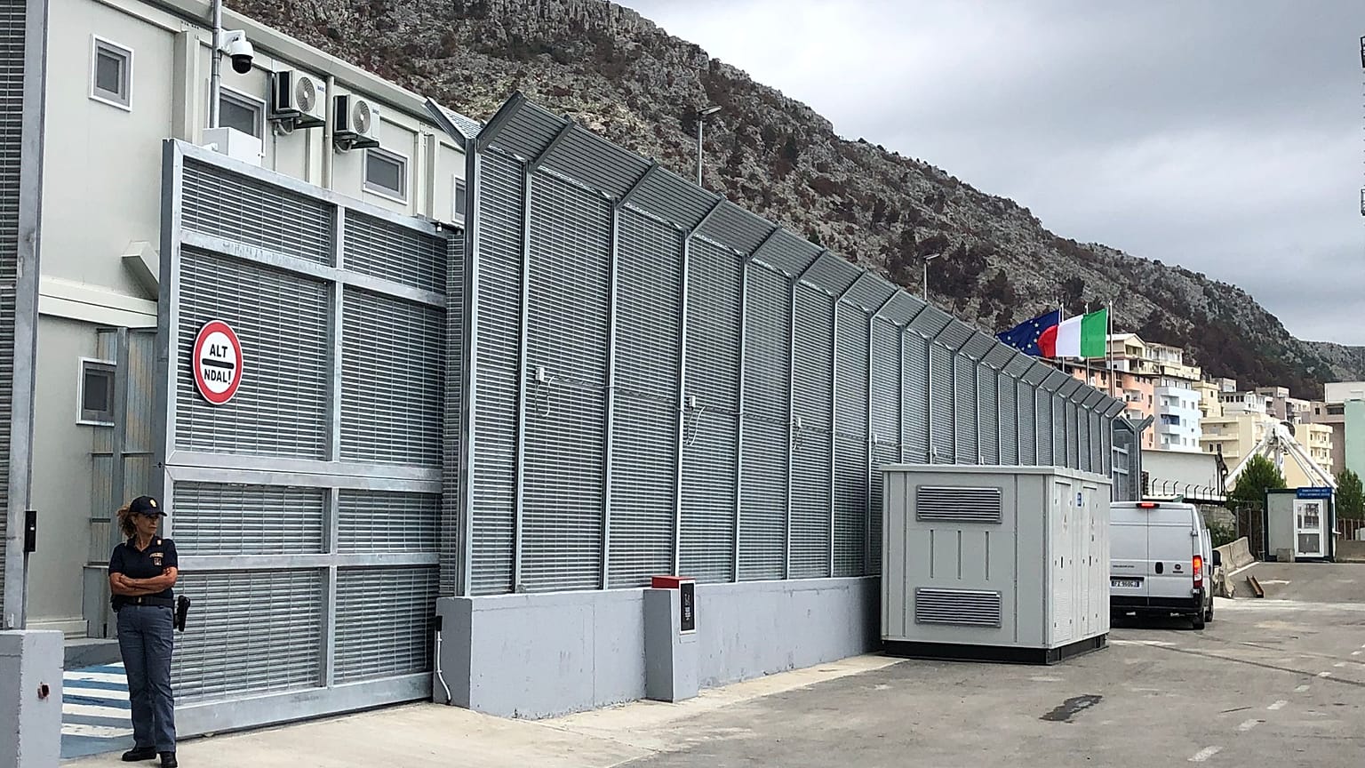 Elkészültek az olasz menekültügyi létesítmények Albániában