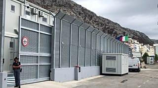 O hotspot de Shëngjin, construído no interior do porto
