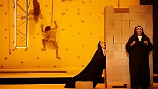 Dieciocho espectadores de la ópera de Stuttgart necesitaron tratamiento médico por fuertes náuseas tras una representación con piercing en directo y sexo no simulado.