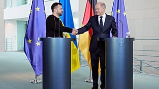 Zelenski y Scholz, este viernes ante la prensa en Berlín.