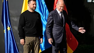 Il presidente ucraino Volodymyr Zelenskyy e il cancelliere tedesco Olaf Scholz a Berlino, Germania