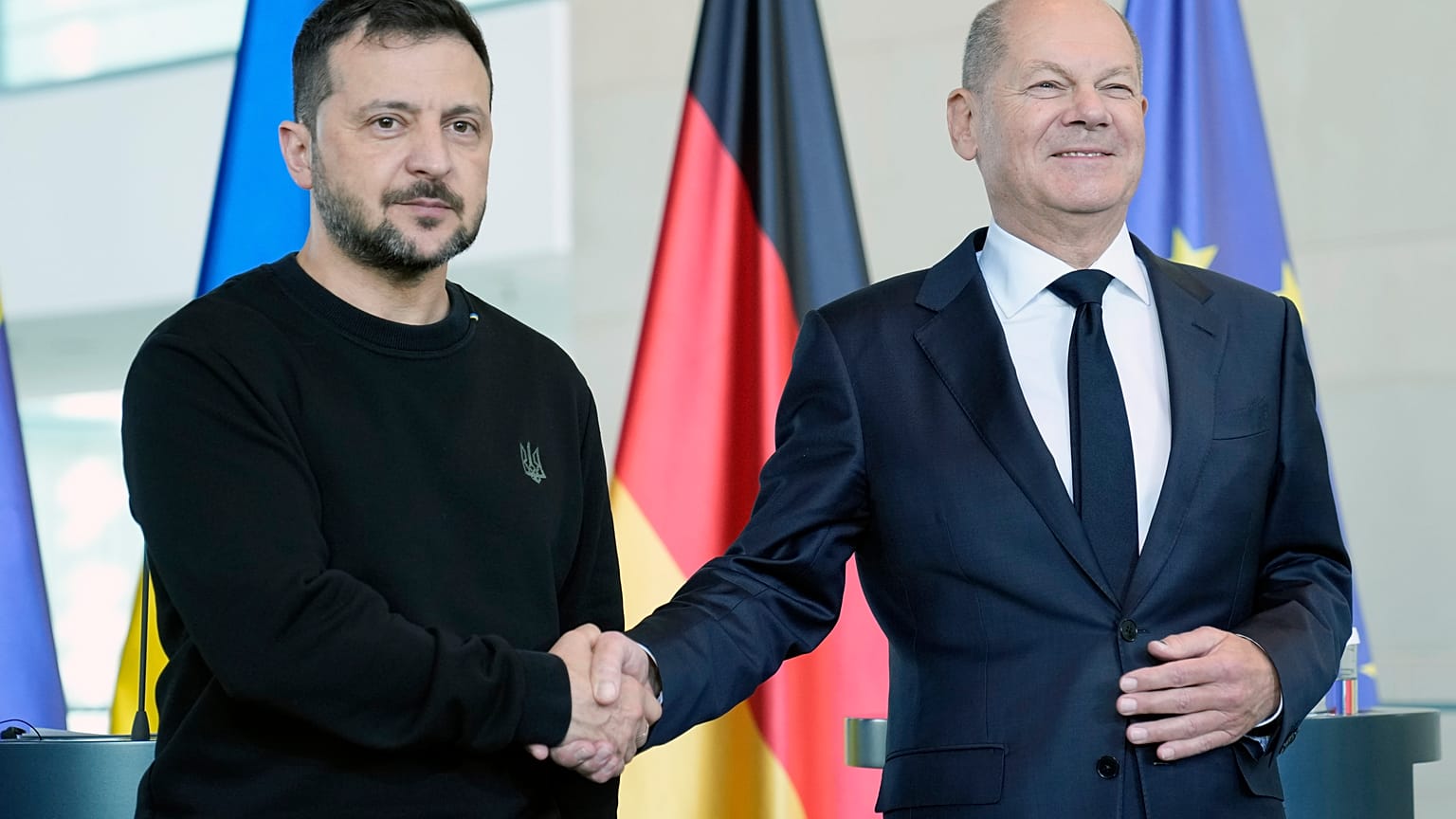 Zelenskyy quer fim do conflito em 2025 com Scholz a anunciar mais ajuda para a Ucrânia