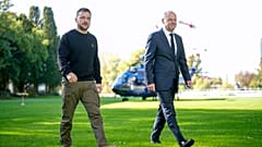 Der ukrainische Präsident Wolodymyr Selenskyj (links) und der deutsche Bundeskanzler Olaf Scholz. 11. Oktober 2024