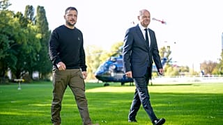 Der ukrainische Präsident Wolodymyr Selenskyj (links) und der deutsche Bundeskanzler Olaf Scholz. 11. Oktober 2024