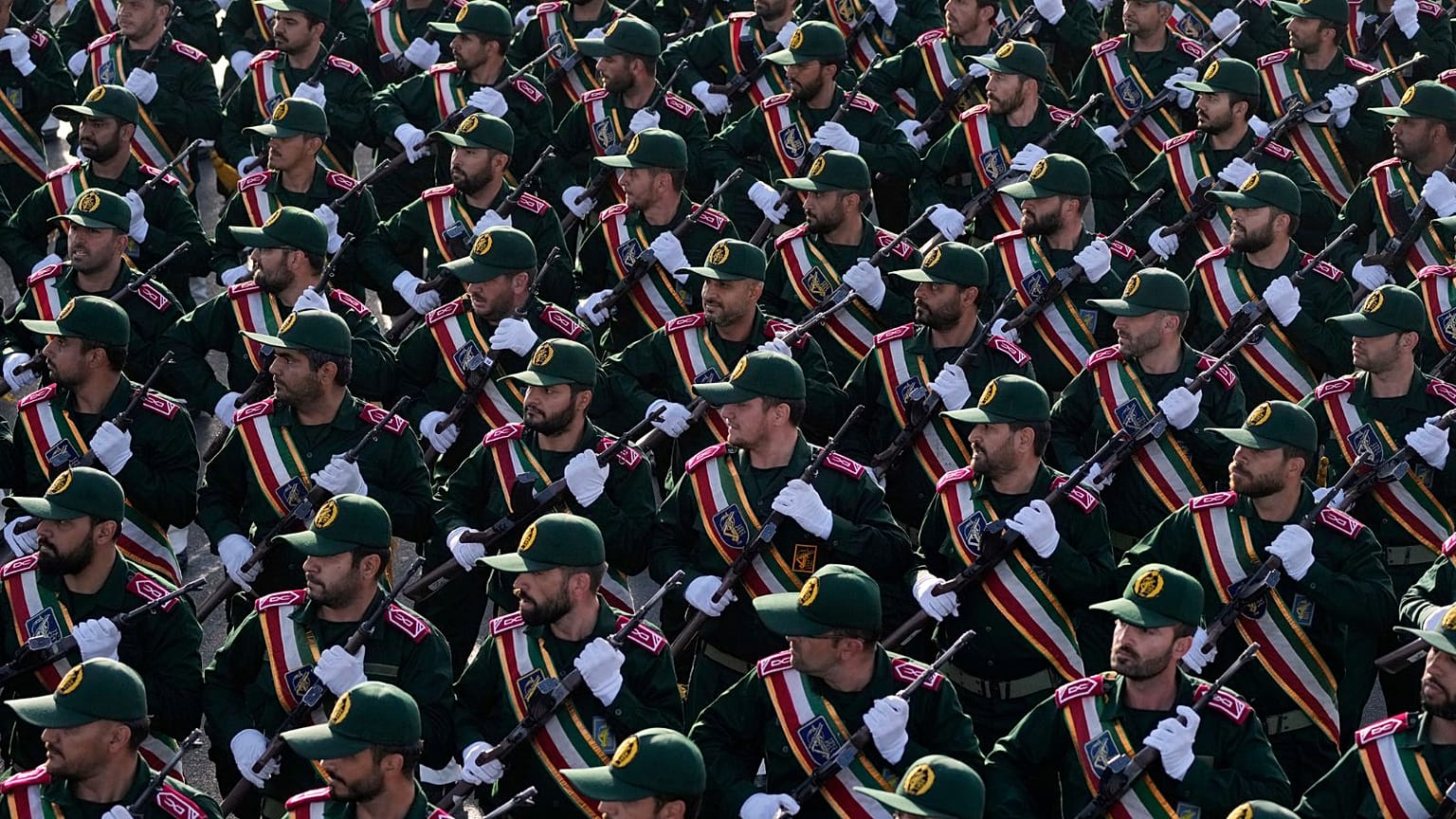 رژه سربازان سپاه پاسداران ایران 