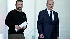 Bundeskanzler Olaf Scholz mit dem ukrainischen Präsidenten Wolodymyr Selenskyj