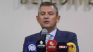 CHP lideri Özgür Özel (Fotoğraf, Özel'in X hesabından alınmıştır) 