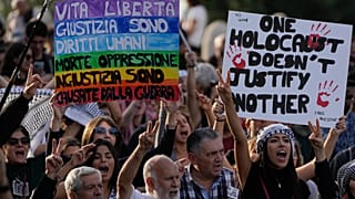 Menschen nehmen an einer pro-palästinensischen Kundgebung in Rom teil, um einen Waffenstillstand in Gaza zu fordern, 12. Oktober 2024