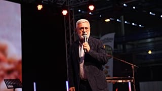 Mehmet Metiner bir etkinlikte konuşma yapıyor, 11 Eylül 2024