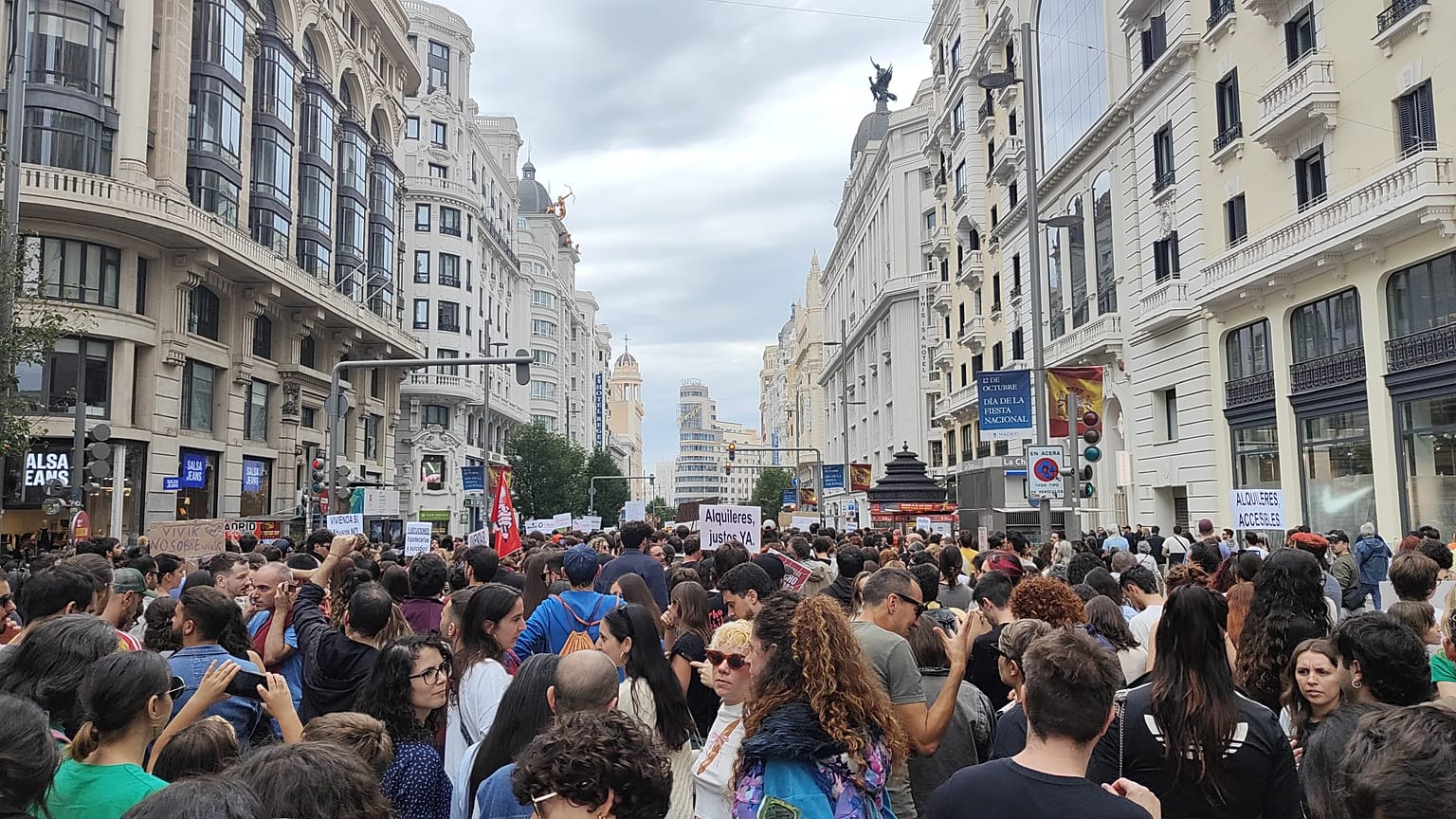 Manifestación por el precio del alquiler en Madrid, Gran Vía - 13 de octubre de 2024