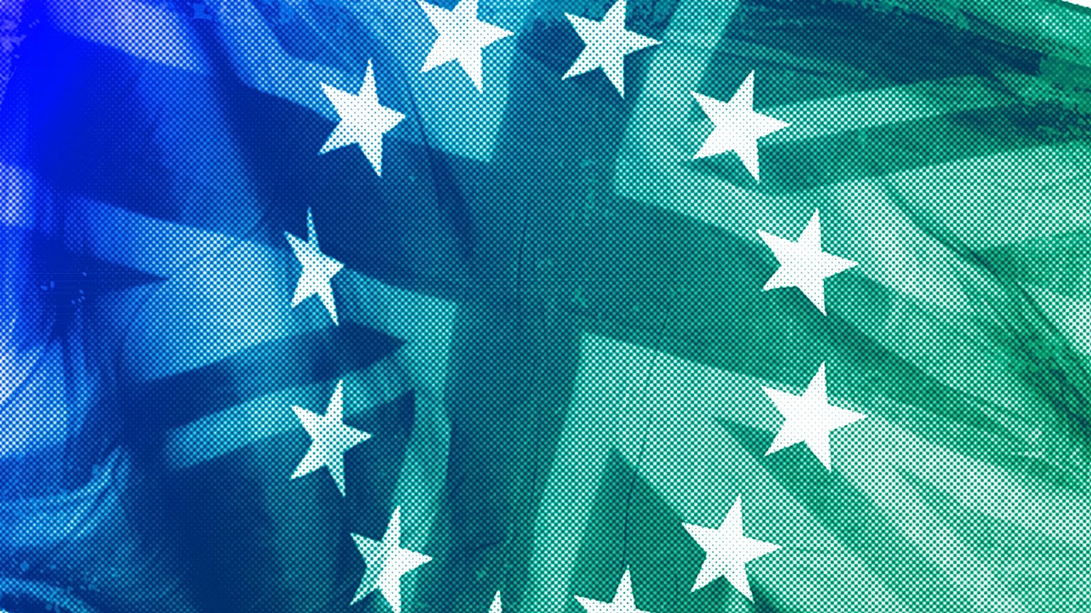 Eine europäische Flagge weht über einem Union Jack in London, 14. März 2018