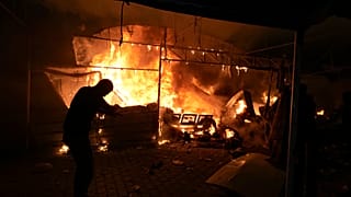 Πυρκαγιά μετά από ισραηλινό πλήγμα στην κεντρική Γάζα