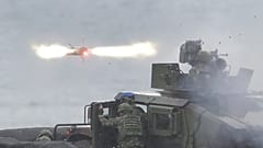 Eine BGM-71A Panzerabwehrrakete wird während einer militärischen Übung im Bezirk Pingtung im Süden Taiwans abgefeuert, Montag, 26. August 2024. 