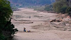 Um leito de rio seco em Lusitu, Zâmbia, quarta-feira, 18 de setembro de 2024.