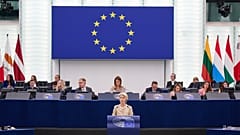 AB Komisyonu Başkanı Ursula von der Leyen Avrupa Parlamentosu'nda. 