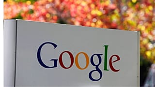 En esta foto tomada el viernes 8 de octubre de 2010, se muestra un cartel en la sede de Google en Mountain View, California.