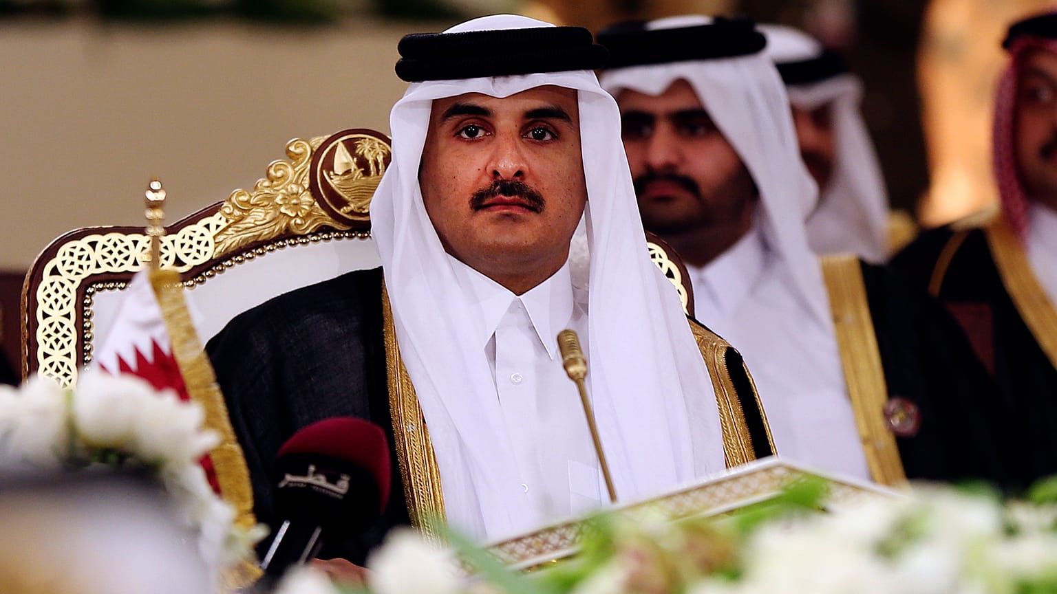 أمير قطر الشيخ تميم بن حمد آل ثاني خلال قمة دول مجلس التعاون الخليجي في الدوحة، قطر.