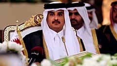 أمير قطر الشيخ تميم بن حمد آل ثاني خلال قمة دول مجلس التعاون الخليجي في الدوحة، قطر.