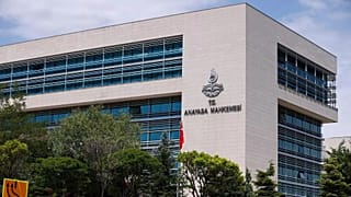 Anayasa Mahkemesi (AYM).