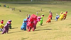 دوندگان با لباس مبدل دایناسور