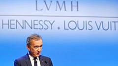 الرئيس التنفيذي لشركة LVMH برنار أرنو  خلال مؤتمر إعلامي في باريس، فرنسا، الخميس 25 يناير 2018