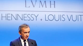 الرئيس التنفيذي لشركة LVMH برنار أرنو  خلال مؤتمر إعلامي في باريس، فرنسا، الخميس 25 يناير 2018