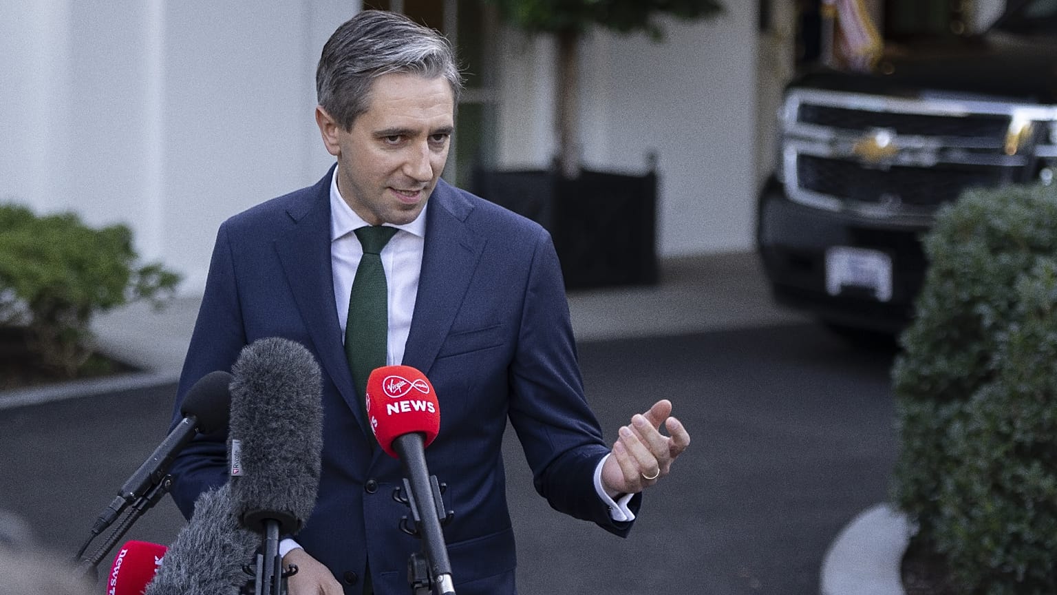Il primo ministro irlandese Simon Harris parla dopo l'incontro con il presidente Joe Biden alla Casa Bianca a Washington, 9 ottobre 2024