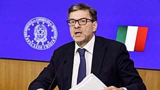 Ο υπουργός Οικονομίας Giancarlo Giorgetti παραχωρεί συνέντευξη Τύπου σχετικά με το εγκεκριμένο νομοσχέδιο για τον προϋπολογισμό στη Ρώμη. 16 Οκτωβρίου 2024.